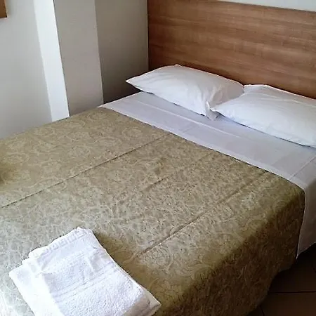 ホテル Madrid 2*